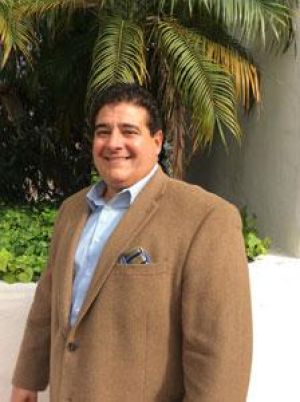 Dr. Alejandro Alva